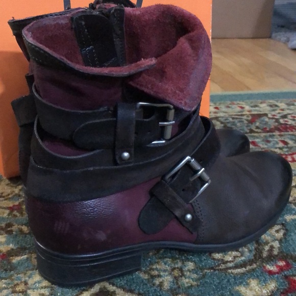 Miz Mooz fashion boots only worn one time. - Picture 3 of 7